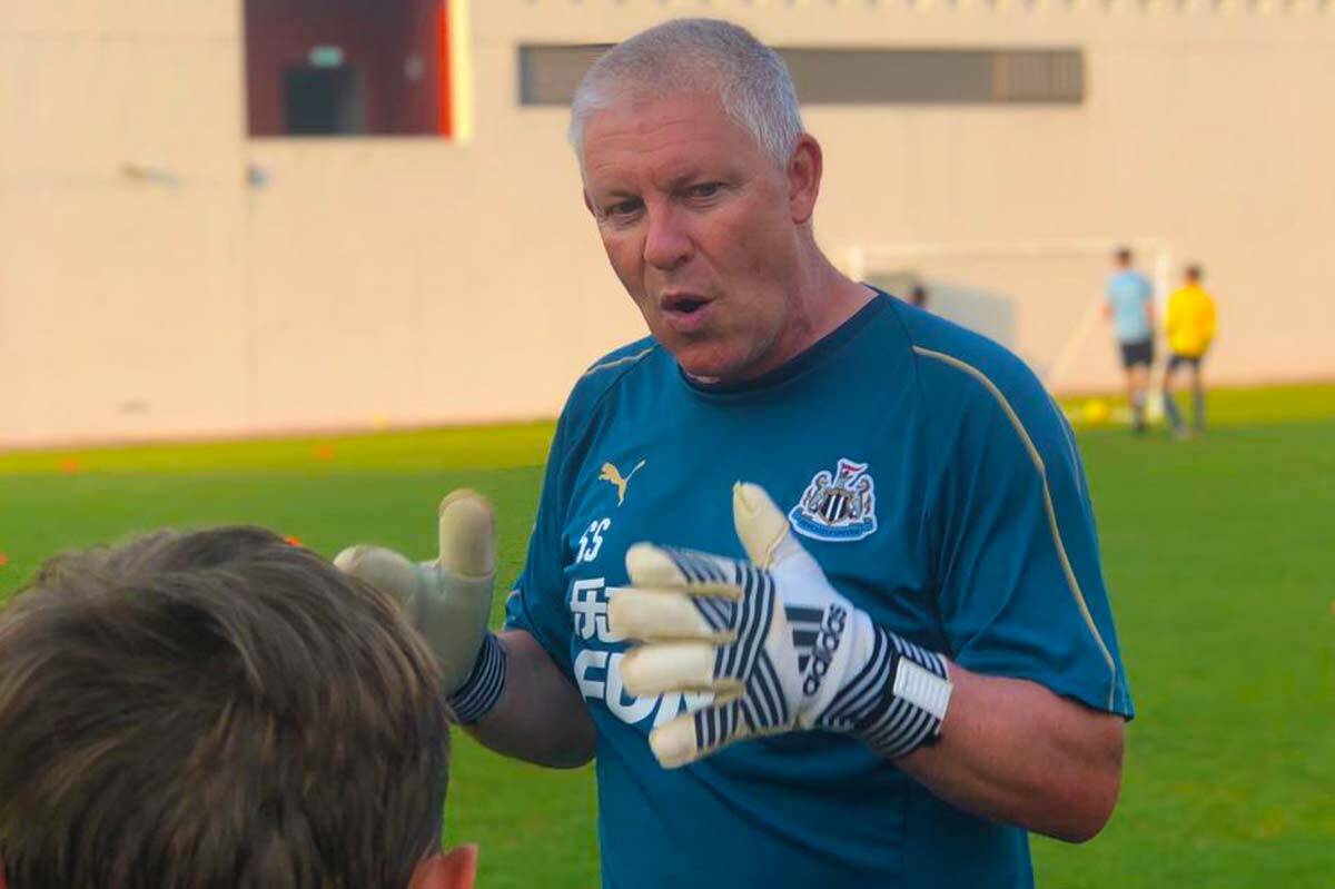 simon training young goalkeepers